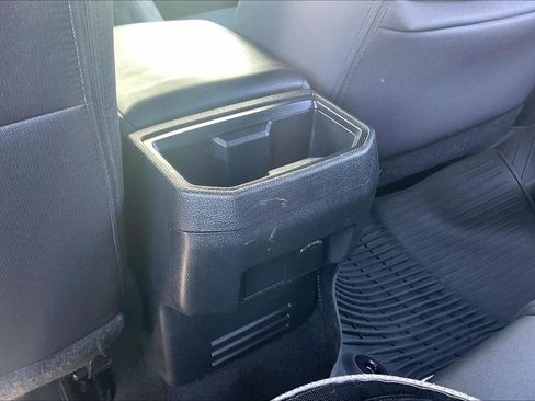 Used 2025 Toyota Tacoma SR5 image 39