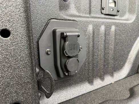 New 2026 Ford F250 Lariat w/ Black Appearance Package image 9