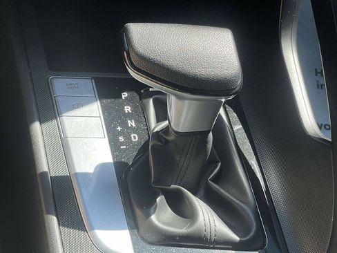 Used 2024 Hyundai Elantra SEL FWD image 25