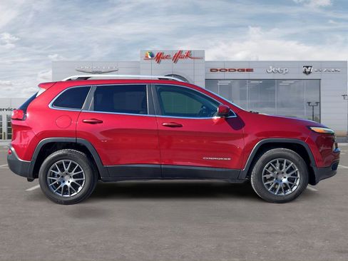 Used 2016 Jeep Cherokee Limited FWD image 6