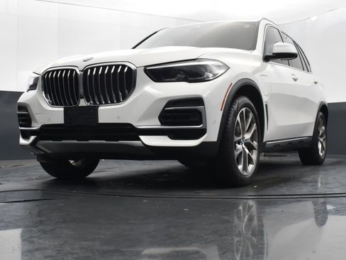 Used 2022 BMW X5 xDrive45e w/ Luxury Seating Package image 36