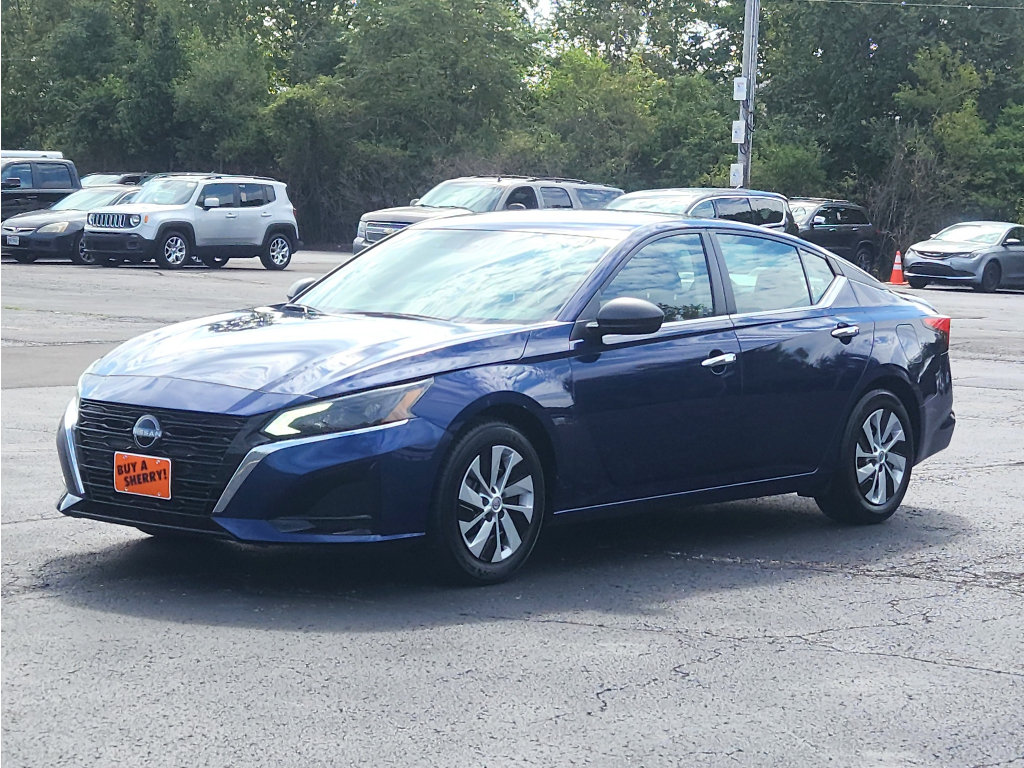 Used 2024 Nissan Altima 2.5 S FWD image 13