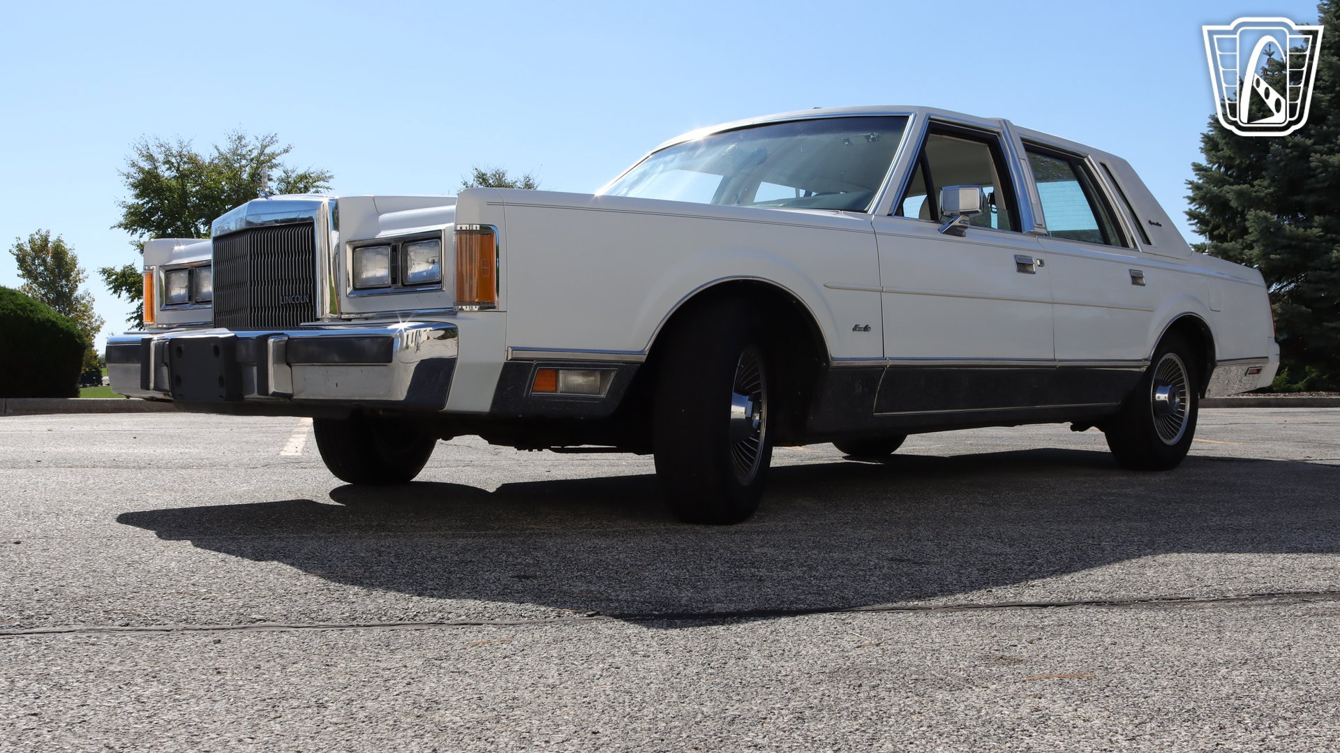 Used 1989 Lincoln Town Car Signature RWD image 12