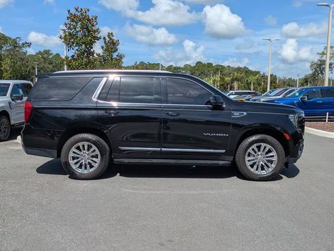 Used 2021 GMC Yukon SLT w/ SLT Luxury Plus Package AWD/4WD image 2