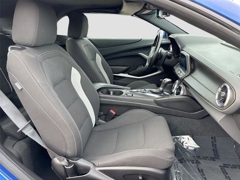 Used 2022 Chevrolet Camaro LT w/ Technology Package image 27