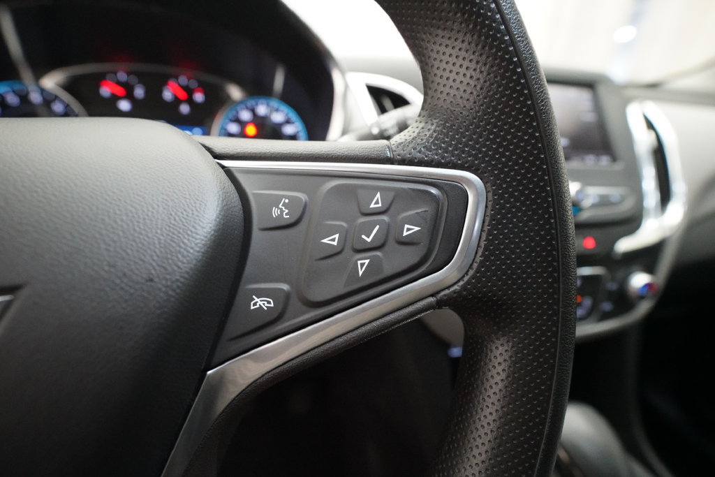 Used 2022 Chevrolet Equinox LS w/ LS Convenience Package FWD image 18