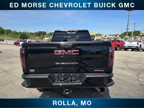 Used 2026 GMC Sierra 2500 AT4 AWD/4WD image 4