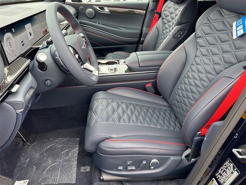 New 2026 Genesis GV80 3.5T e-SC image 9