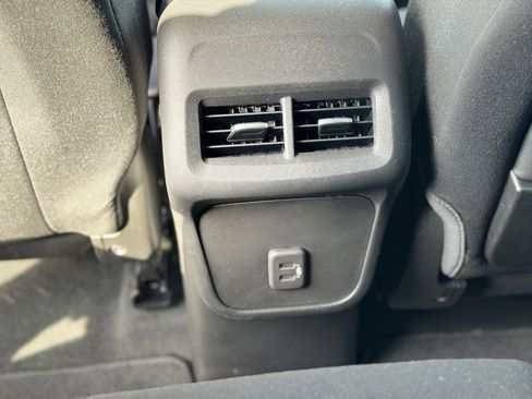 Used 2022 GMC Terrain SLE w/ Driver Convenience Package image 25