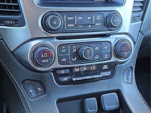 Used 2020 Chevrolet Tahoe LT image 30