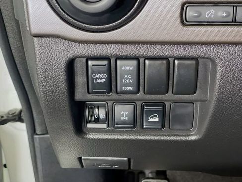 Used 2023 Nissan Titan PRO-4X w/ Pro-4x Convenience Package AWD/4WD image 11