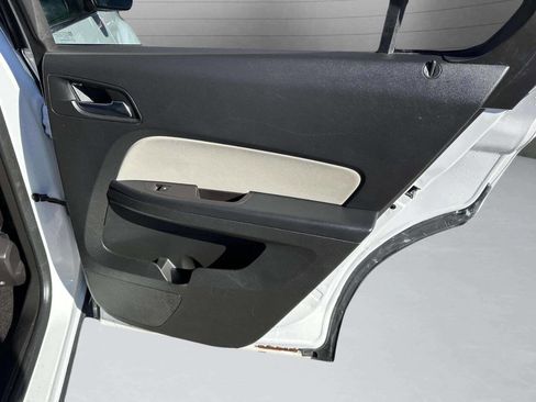 Used 2016 Chevrolet Equinox LTZ w/ Enhanced Convenience Package image 21