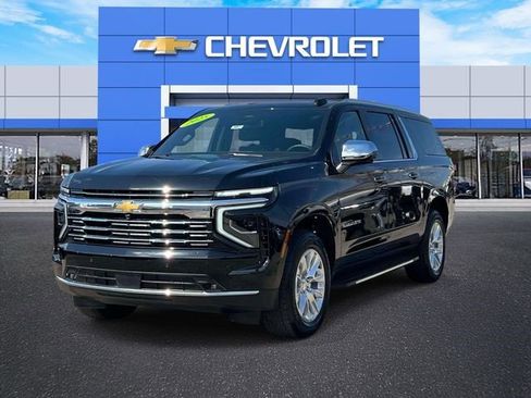 Certified 2025 Chevrolet Suburban Premier w/ Sun And Tow Package image 4