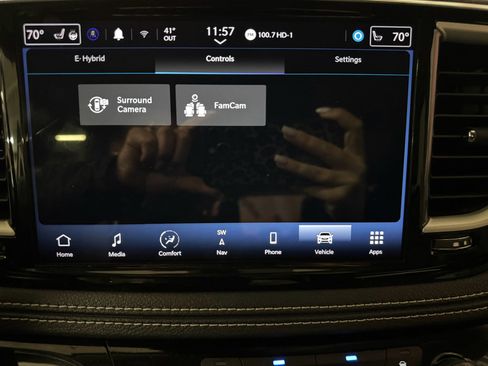 Used 2022 Chrysler Pacifica Touring-L w/ Uconnect Theater Family Group image 35