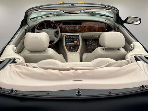 Used 2002 Jaguar XK8 Convertible image 17