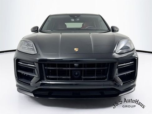 Used 2024 Porsche Cayenne Turbo GT AWD/4WD image 2