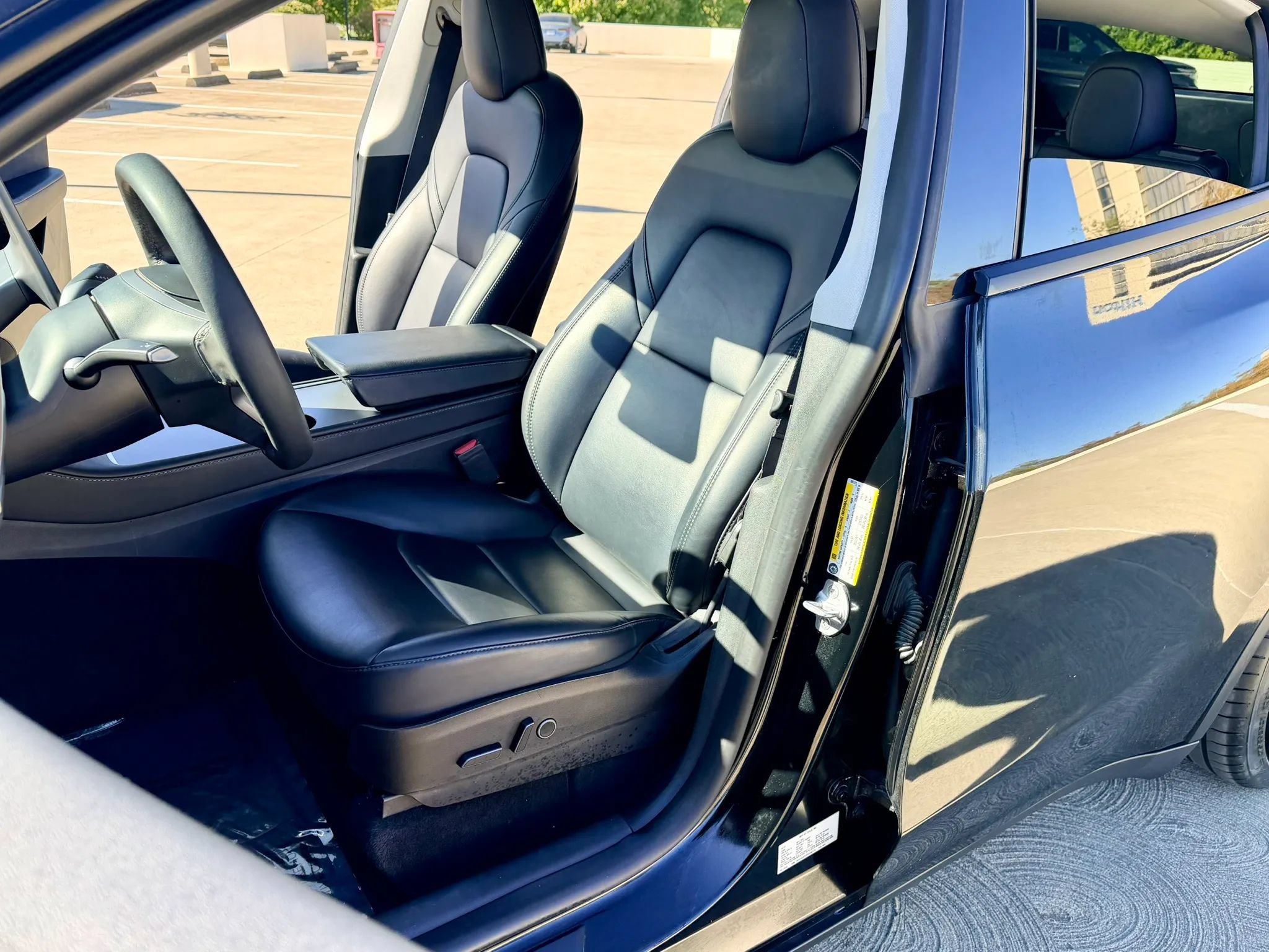 Used 2023 Tesla Model Y Long Range AWD/4WD image 21