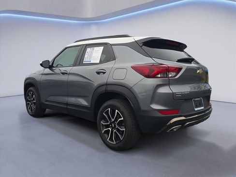 Used 2021 Chevrolet TrailBlazer ACTIV w/ Technology Package image 3