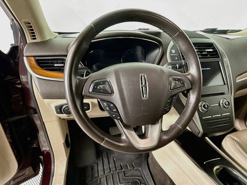 Used 2017 Lincoln MKC Select w/ Select Plus Package AWD/4WD image 12