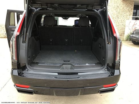 Used 2021 Cadillac Escalade ESV Sport Platinum image 16