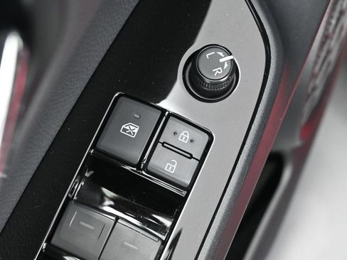 Certified 2019 Toyota Prius XLE AWD/4WD image 11