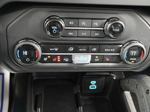 Used 2025 Ford Bronco Badlands image 21