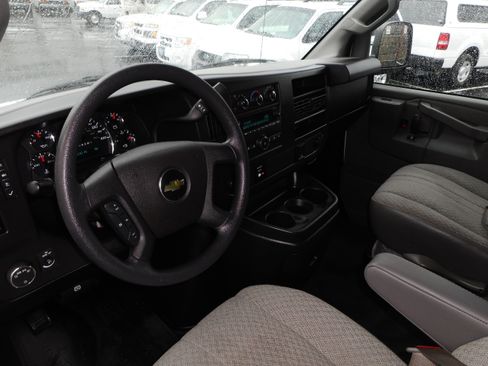 Used 2017 Chevrolet Express 3500 LT w/ LT Preferred Equipment Group image 15