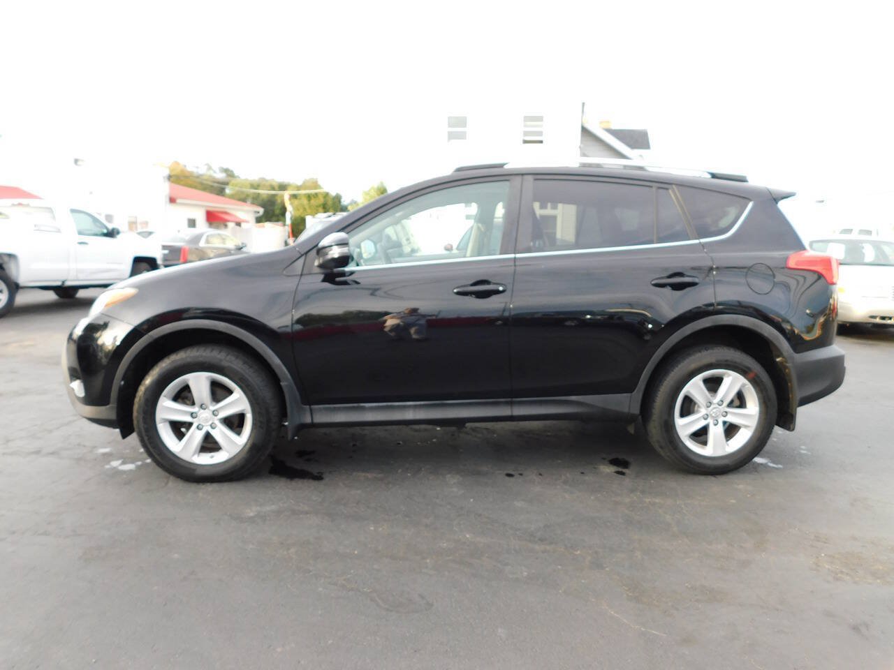 Used 2013 Toyota RAV4 XLE AWD/4WD image 6