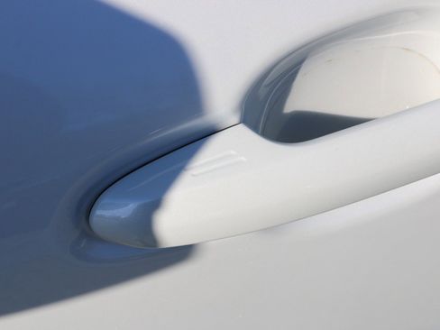 Used 2023 Toyota Highlander XSE image 16