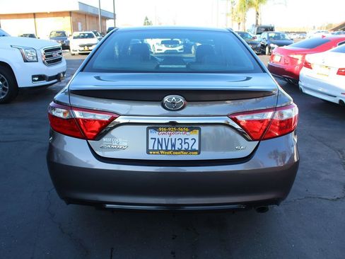 Used 2016 Toyota Camry SE image 6