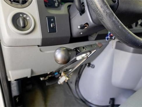 Used 2011 Ford E-150 and Econoline 150 RWD image 22