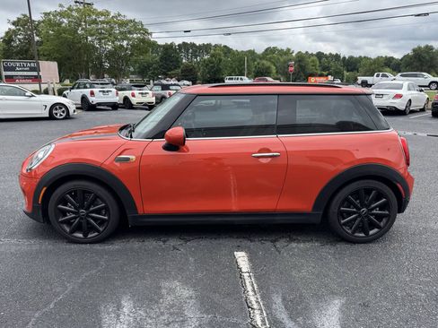 Used 2019 MINI Cooper 2-Door Hardtop FWD image 4