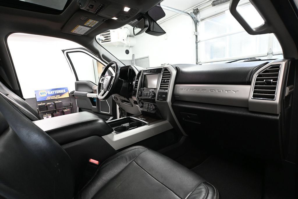 Used 2017 Ford F350 Lariat w/ Lariat Ultimate Package AWD/4WD image 43