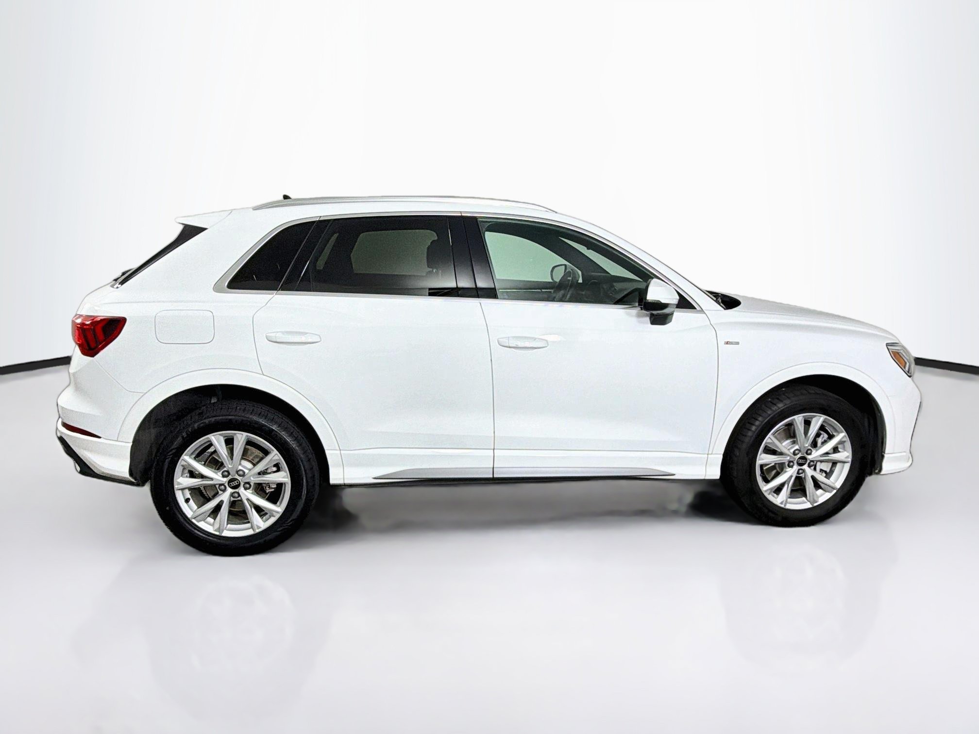 Used 2023 Audi Q3 2.0T Premium AWD/4WD image 10