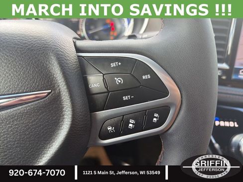 Used 2024 Chrysler Pacifica Pinnacle w/ Trailer Tow Group image 23