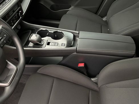 New 2025 Nissan Rogue S image 32