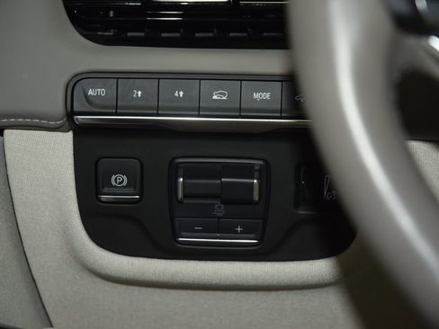 Used 2024 Cadillac Escalade ESV Sport Platinum w/ LPO, ONYX Package image 35