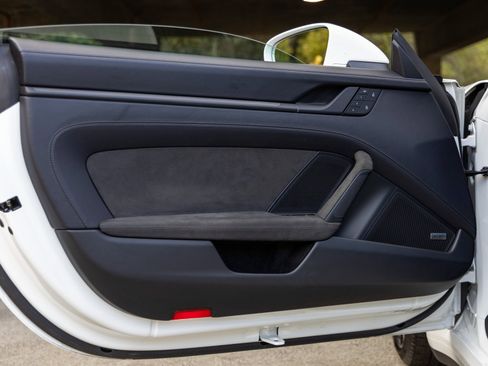 Certified 2024 Porsche 911 Carrera GTS image 21