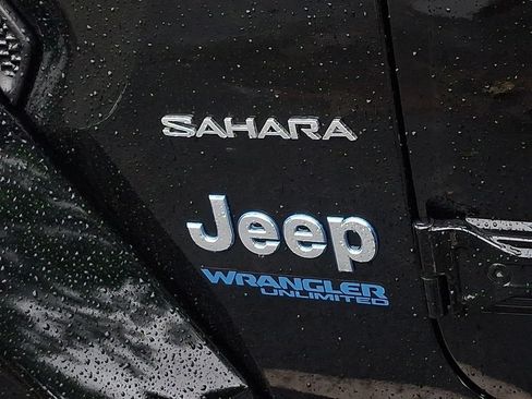 Used 2021 Jeep Wrangler Unlimited Sahara w/ Cold Weather Group AWD/4WD image 6