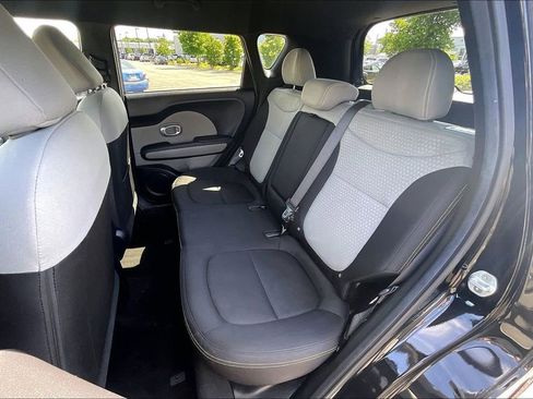 Used 2016 Kia Soul + FWD image 25