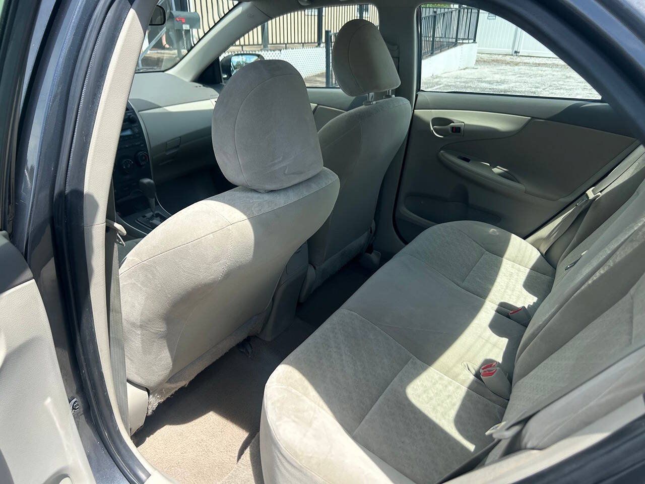 Used 2009 Toyota Corolla LE FWD image 9