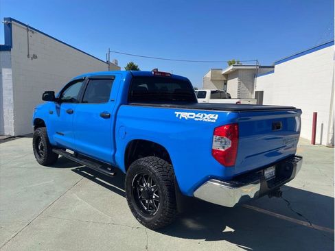 Used 2020 Toyota Tundra SR5 w/ TRD Off-Road Package image 10