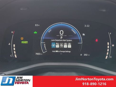 Used 2025 Toyota Camry SE image 18