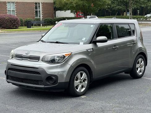 Used 2018 Kia Soul w/ Convenience Package FWD image 2