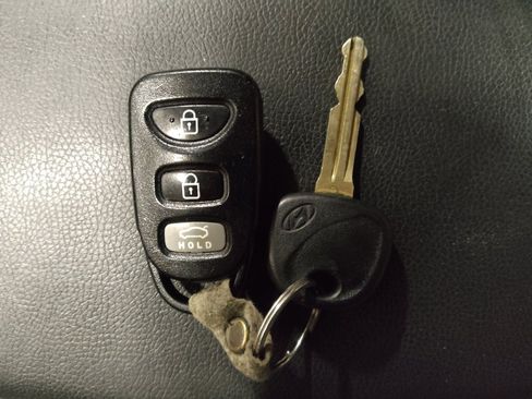 Used 2016 Hyundai Elantra SE image 32