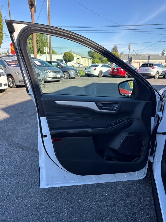 Used 2022 Ford Escape SE w/ Convenience Package AWD/4WD image 8