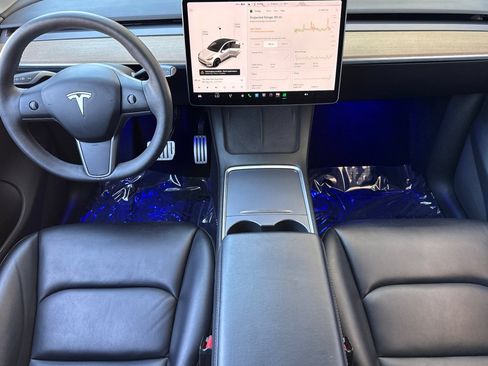 Used 2022 Tesla Model Y Performance AWD/4WD image 13