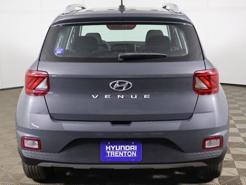 Certified 2024 Hyundai Venue SEL FWD image 11