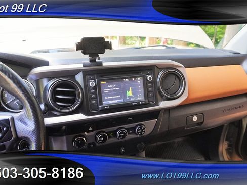 Used 2017 Toyota Tacoma SR5 w/ Tow Package AWD/4WD image 23
