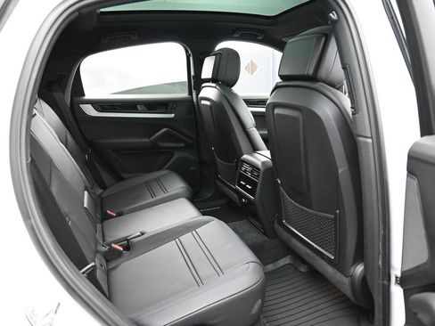 Certified 2024 Porsche Cayenne image 28